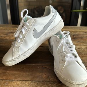 White Nike Court Majestic Shoes US 9